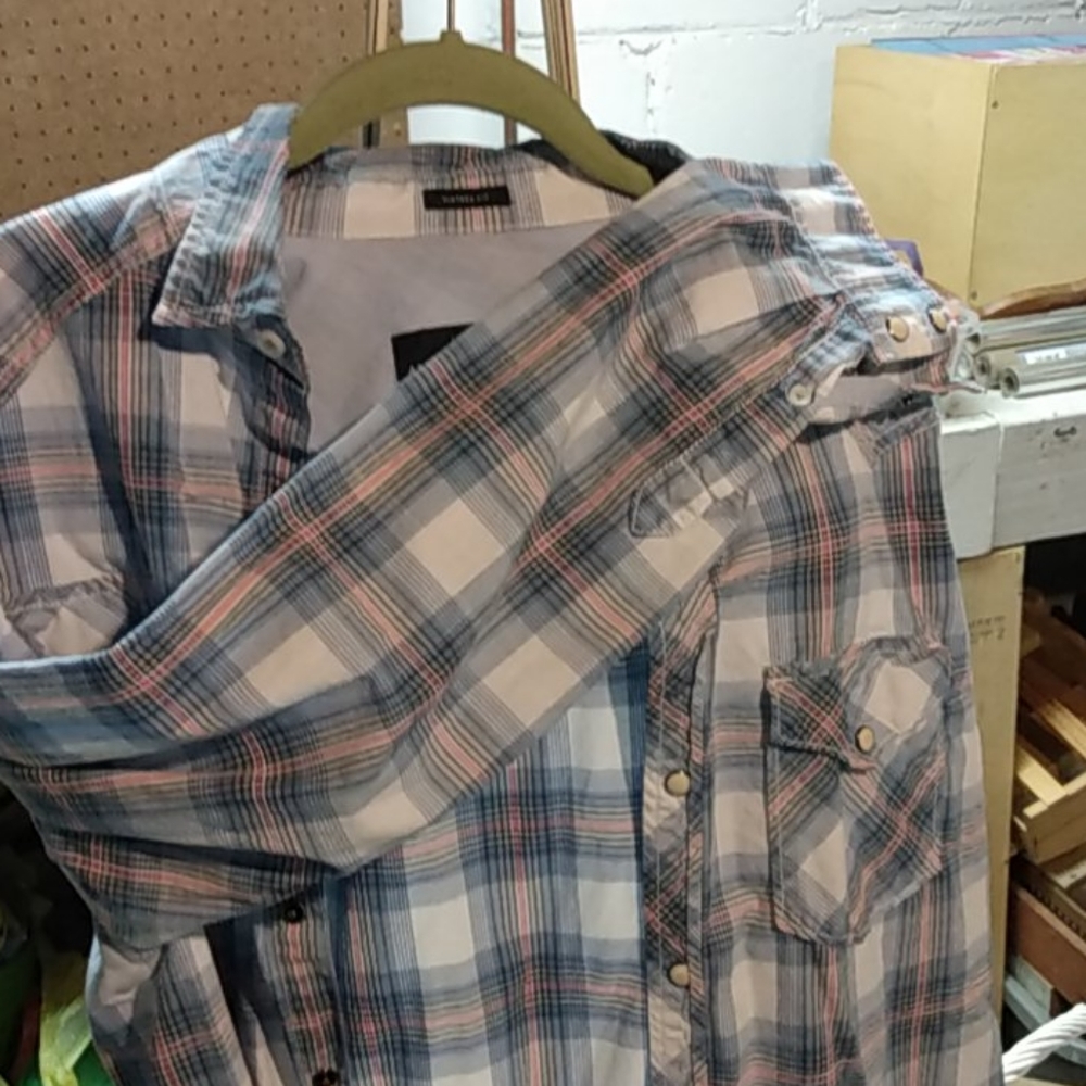 American eagle button up - Picture 3 of 3